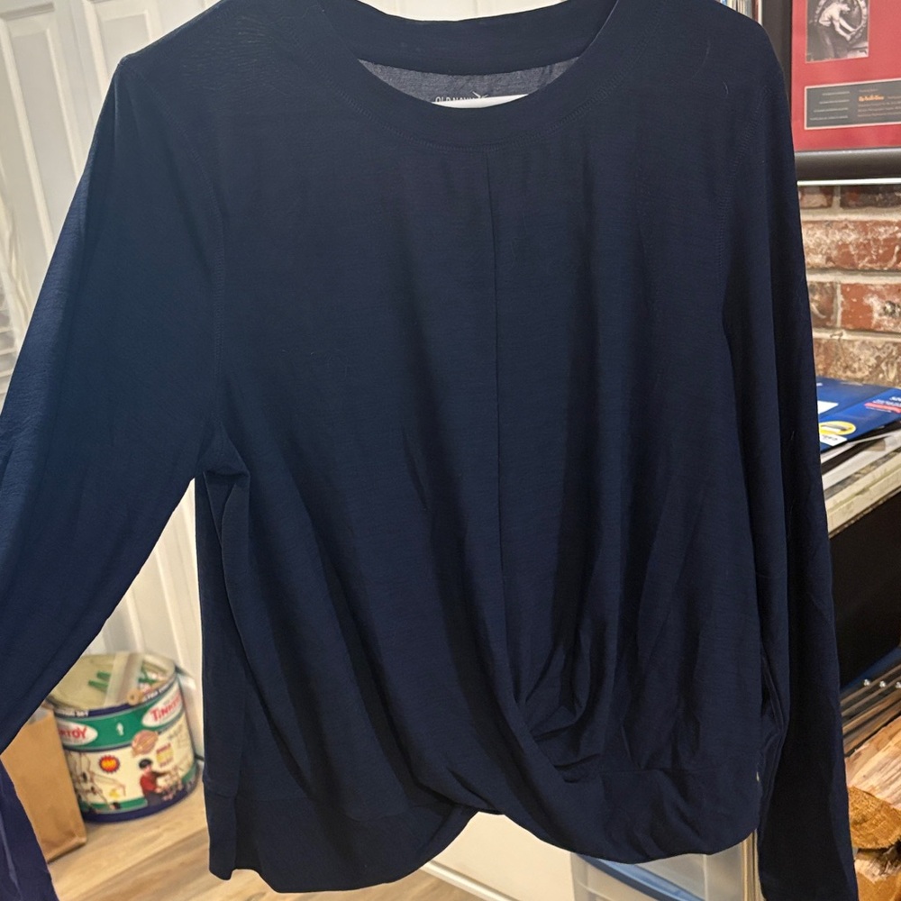 Old Navy Women's Navy Blue Top with Twist in Front XL